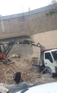 حمل نخاله و خاک توسط بابکت خاور کامیون تهیه مصالح