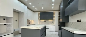 ۱۷۰متری/ابتدای دلاوران/تکواحدی/با ویو ابدی/صفر