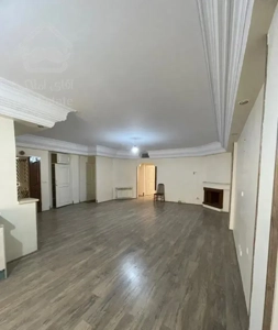 ۱۳۰ متر سه خوابه فول امکانات