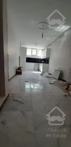 ۴۲ متری تهرانو تهرانشرق پارک ماشین در حیاط