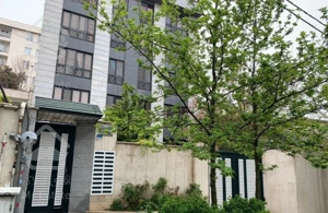 مستغلات 900 متر بنا 195 متر زمین