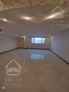 ۱۲۲ متری کلید نخورده خوش نقشه