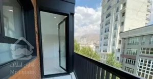 ۷۶ متر دو خواب فول حاشیه بلوار وکیل آباد