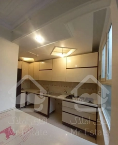 ۵۵متری با انباری و آسانسور تخلیه شرق بلوار پروین