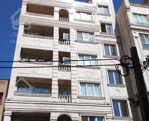 آپارتمان ۱۷۰ متری . سه خوابه