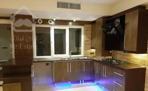 شریعتی/ قلهک/ 81متر2خوابه/فول اکازیون فقط13/700م