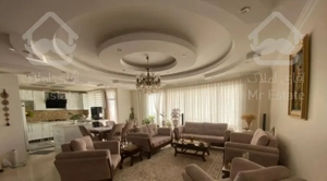 ۱۳۰ متر ۳خواب فول امکانات سالن پرده خور