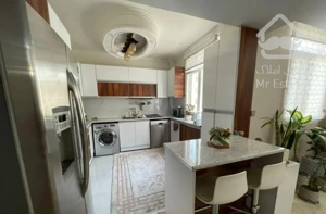 ۱۰۵ متر، فول امکانات، چهارباغ شرقی