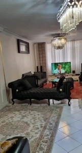 ۱۱۰متر فول امکانات پونک سیمون بولیوار