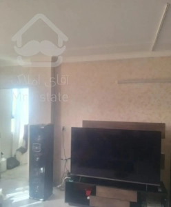 واحد حدودا۸۰ متری