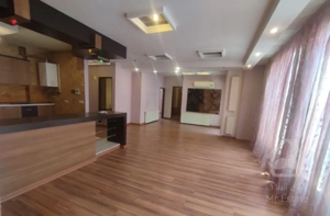 110متر هنرستان شیک وخوش نقشه