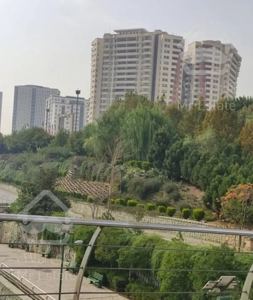 ۱۷۴ متر با ۲۵ متر بالکن قلب پارک برج المپیک