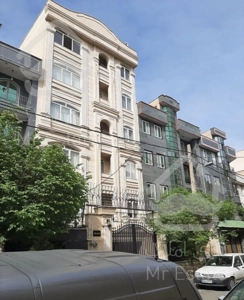 ۱۳۰متری سه خواب ۵ساله پونک همیلا