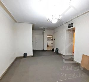 ۸۲ متر مناسب بازسازی یا سرمایه گذاری