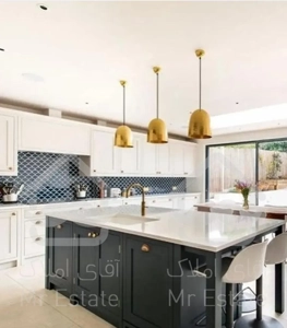 واحد 171متری / دو پارکینگ/ تک واحدی/ نوساز