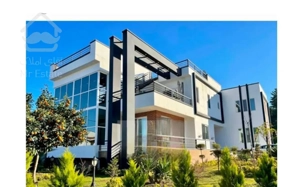 آکواریوم غرق نور وویو