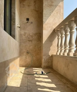 آپارتمان ۱۴۷ متری ۳ خواب میدان ۹ دی تک واحدی خام