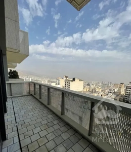 برج نوساز مدرن آفر قیمت ۲۱۰ متر تراس دید ابدی