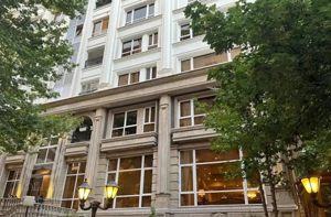 ۳۰۰ متر آکازیون فرمانیه ۷ پارکینگ سندی