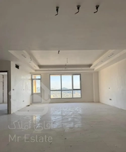 ۱۴۵متر ، نوساز و کلید نخورده / بالای میدان اسبی