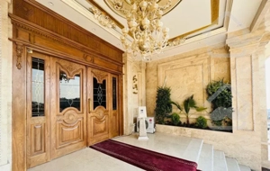 100م‌/ برج رونیکا / دفتر فروش حاج رحیم قربانی