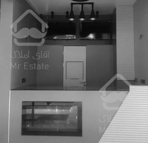 ۱۷ متر واقع شده در قسمت فوت کورت