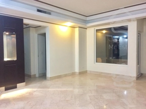 ۱۰۵متر آپارتمان مسکونی اباذر