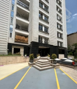 اقدسیه صاحبقرانیه ۱۳۰ متر همراه ۲۰ متر تراس رایگان