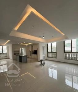 ۱۸۵متر+ لابی + مطبخ + پشت حاشیه وکیل‌اباد فرهنگ