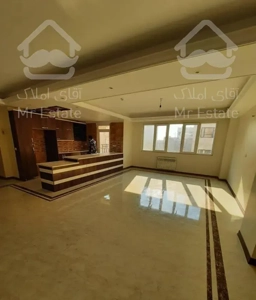 ۱۳۶ متر ۳ خواب ۳ ساله سالن پرده خور