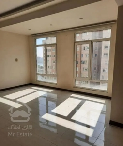 ۱۲۵متر ۳خواب چیتگر چند قدمی دریاچه اماده تخلیه