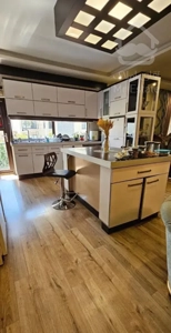 ۲۲۰متر۳خواب شیخ بهایی و شیراز ( تکواحدی ۲پارکینگ)