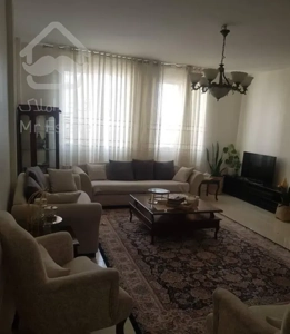 ۶۷متر .طبقه اول روی همکف. بازسازی شده ۴باغ غربی