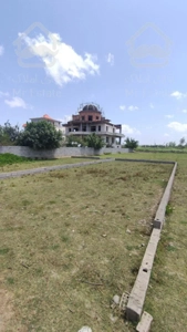 ۱۵۰متر زمین داخل بافت چسبیده به آسفالت