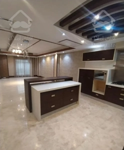 ۲۰۰متر /شخصی ساز /مشاعات آبی /۲پارکینگ