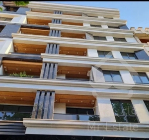 فروش / ۱۶۵ متر حوالی میدان کاج