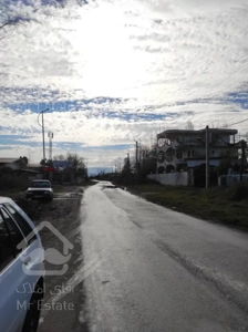 باغ مسکونی با بنای قدیمی دارای انشعابات