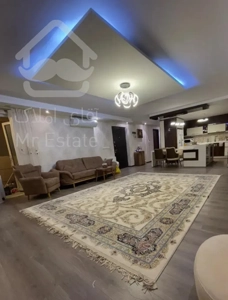 دو خواب / سالن دلباز/ تاپ لوکیشن/ساختمان لوکس