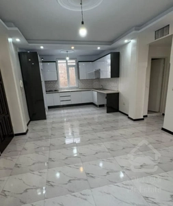 ۴۷ متر/ سالن مربع/ منیریه