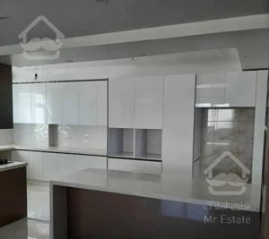 ۱۶۰ متر کلید نخورده *  * سه پارکینگ