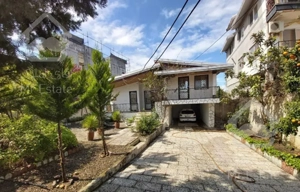 ویلا باغ زیر دامنه جنگل