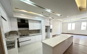 اول اقبال لاهوری ۱۰۱ متری فول امکانات خوش نقشه