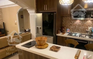 ۲۱۰ متر / غرق نور / فول بازسازی / طبقه آخر