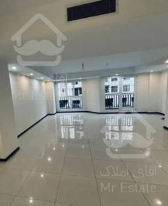 ۱۵۰ متر کلید نخورده دو پارکینگ سندی