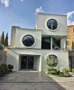 ویلایی دربست 260 متری / مناسب سرمایه گذاری