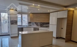 ۹۵ متر  نوساز  کلید نخورده  خوش نقشه