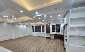 ۱۰۵متری فول امکانات نارمک دور میدان ۷۶