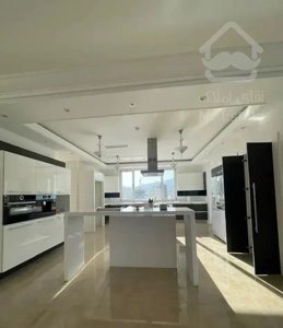 ۱۵۵ متر ۳خواب مستر دو قدمی پارک قیطریه