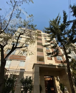 صرافهای شمالی / ۱۴۰ متر ۳خواب / روبه افتاب