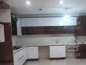 اپارتمان ۱۱۴ متری .دریاچه چیتگر